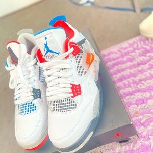 Jordan 4s